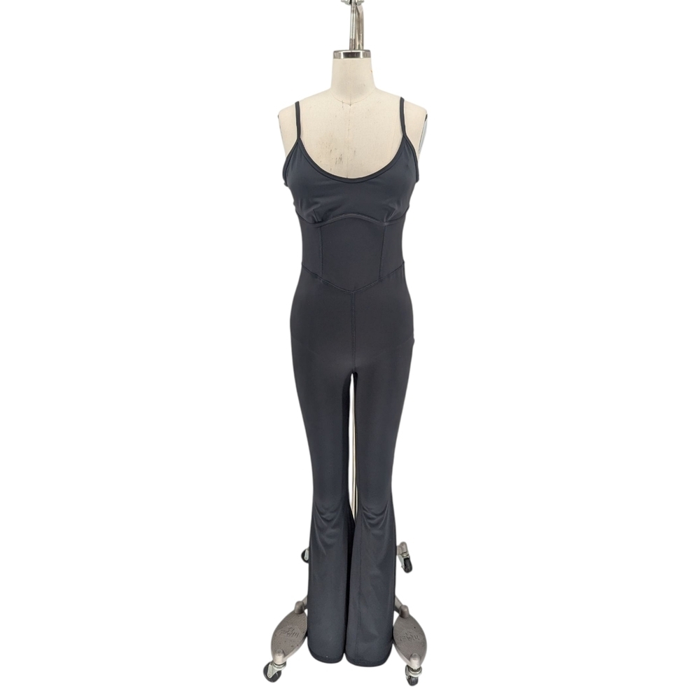 19901 Joy Lab Scoop Neck Flare Leg Bodysuit Black size Medium workout sexy